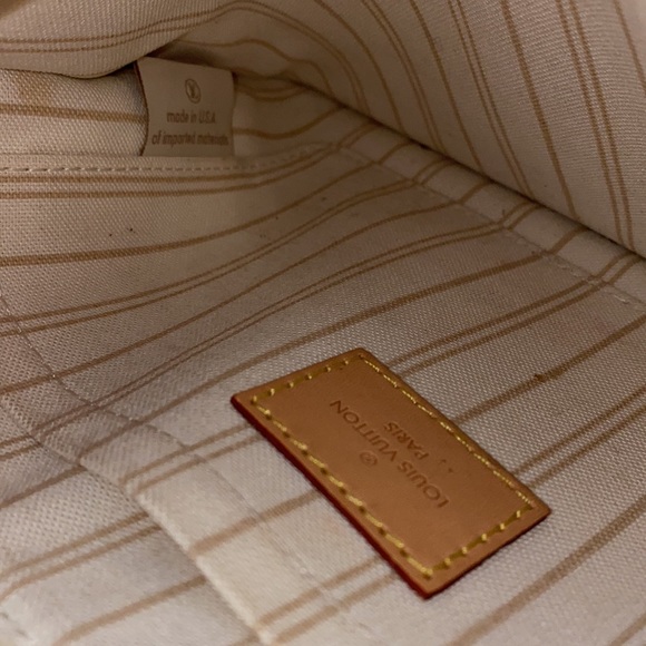 Louis Vuitton Neverfull MM - Picture 9 of 15